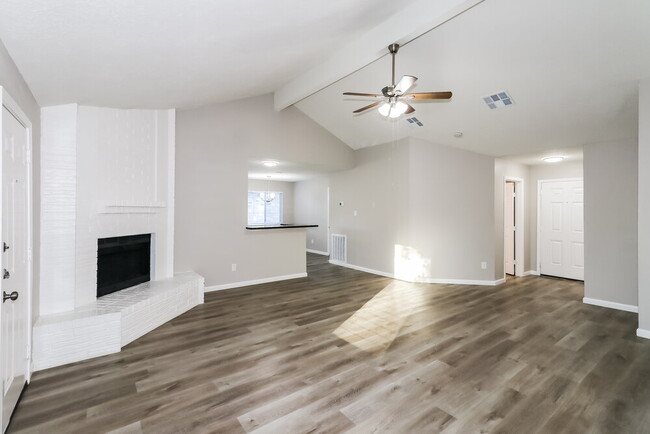 16751 Dew Drop Ln, Houston, TX 77095 - photo 5