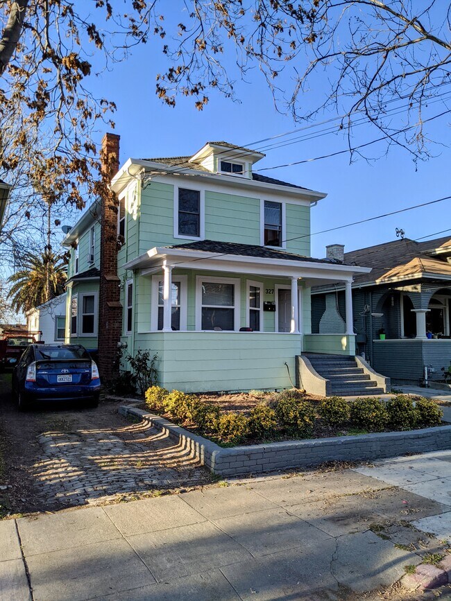 327 E St John St Unit Apartment #2, San Jose, CA 95112