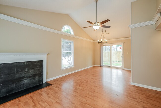 610 Pisgah Church Rd, Greensboro, NC 27455 - photo 6