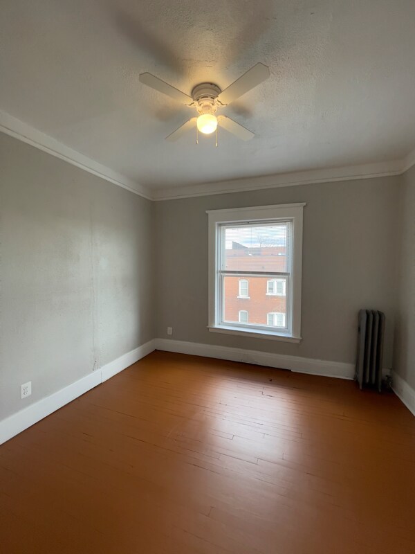 287 E Edsel Ford Fwy unit 3 bedroom, Detroit, MI 48202 - photo 4