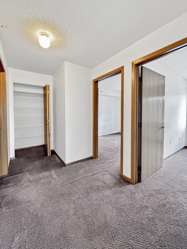 Crown Ridge Apartments, Minnetonka, MN 55305 - photo 6