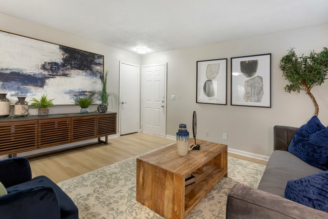 1BR, 1BA - 824SF