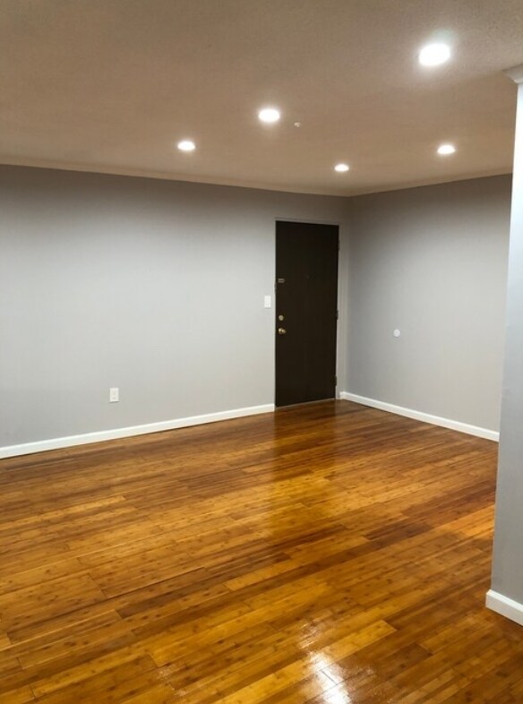 210 Bergenline Ave, Union City, NJ 07087 - photo 6