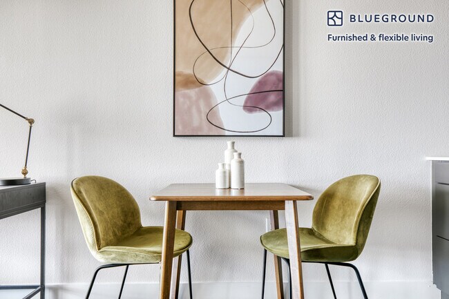 6677 W Santa Monica Blvd unit FL7-ID904, Los Angeles, CA 90038 - photo 6