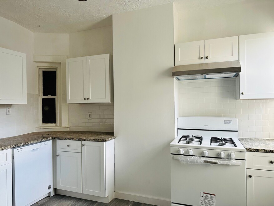 38 Jefferson St unit 1, Cambridge, MA 02141 - photo 1