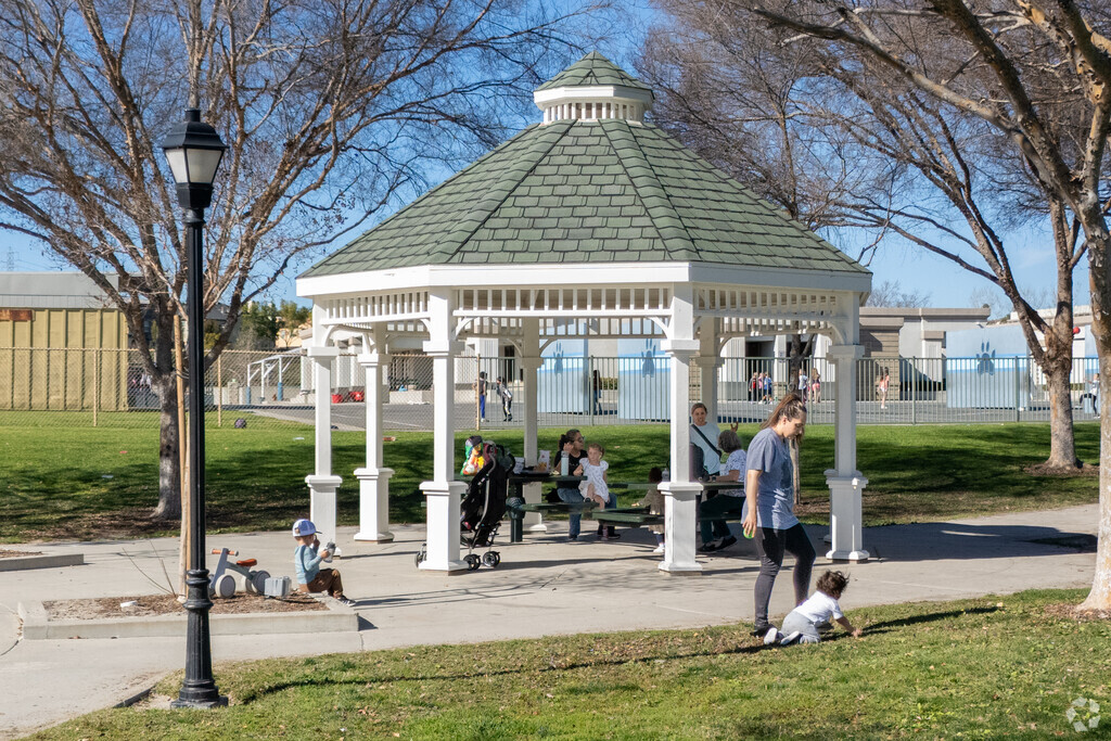 Avendale Village is known for its parks, including Founders Park, which boasts high reviews.
