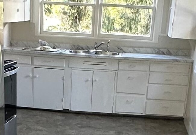 11625 NW Thompson Rd, Portland, OR 97229 - photo 3