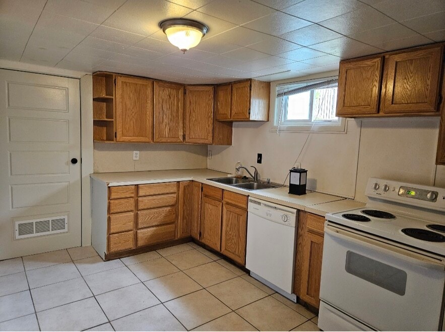 1717 E Woodside Dr, Salt Lake City, UT 84124 - photo 1