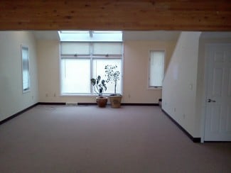 359 Mammoth Rd Unit 2, Lowell, MA 01854