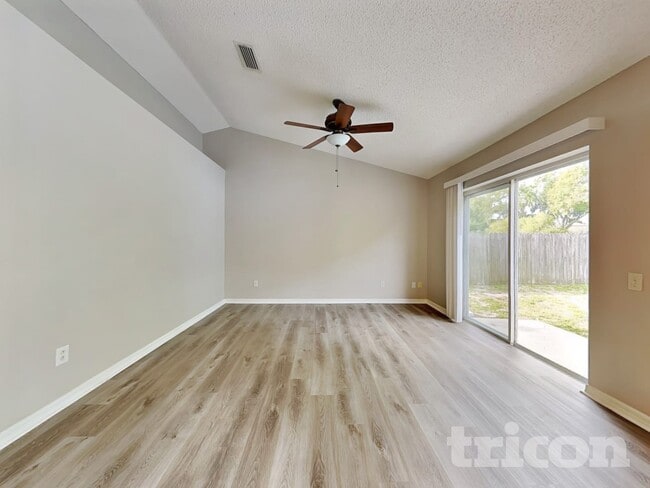 233 Lakeway Ln, Apollo Beach, FL 33572 - photo 3