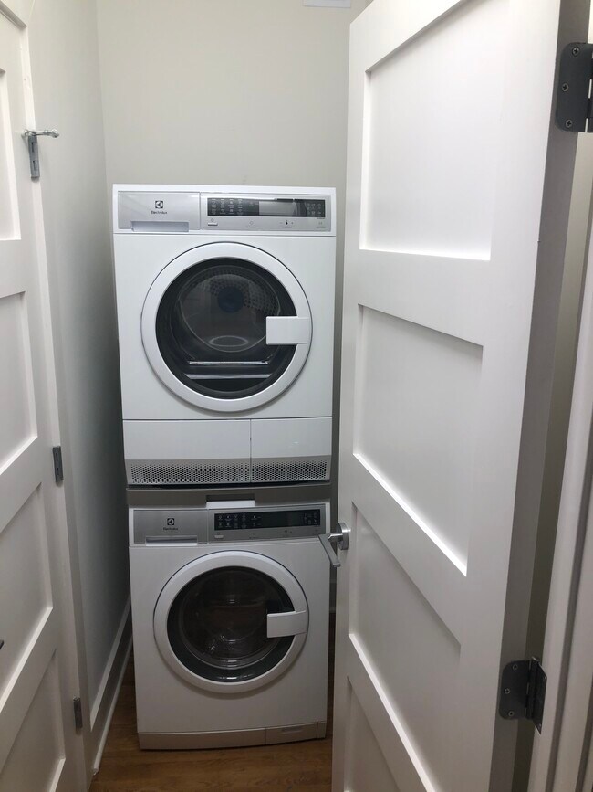 302 E Grace St unit 202, Richmond, VA 23219 - photo 6