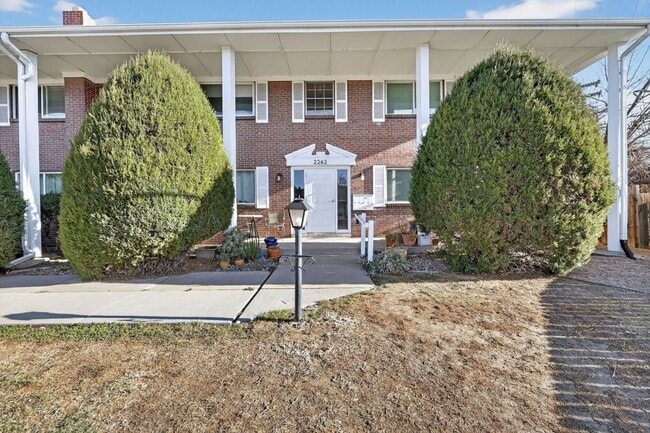 2262 S Vly Hwy, Denver, CO 80222 - photo 2