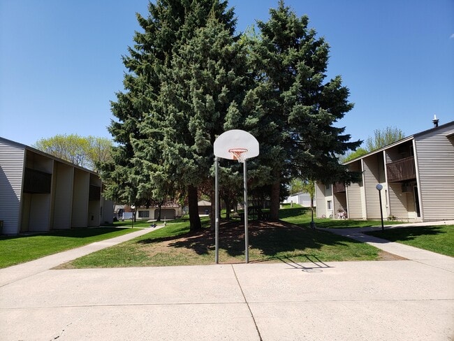 LINDERHOF PARK APARTMENTS, New Ulm, MN 56073 - photo 3