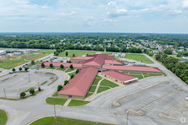 Rossview Middle School is located around 7 miles from Downtown Clarksville.