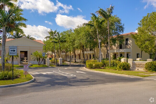 Golfview Harbour residents can choose gated condominiums for a unique living experience.