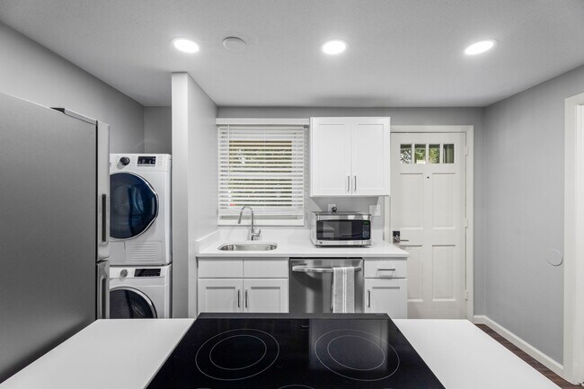 Harbor View, Groton, CT 06340 - photo 2