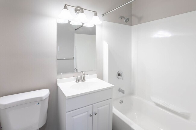 Keyport Harbor Apartment Homes, Keyport, NJ 07735 - photo 6