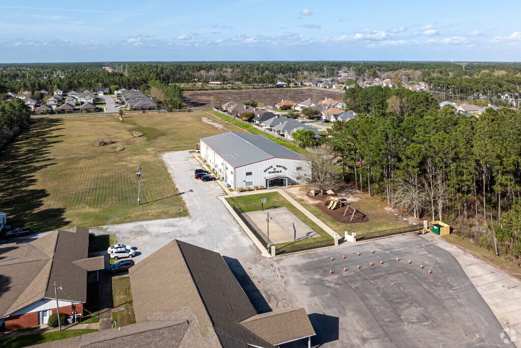 Grace Baptist Academy has a student to teacher ratio of 8 to 1.