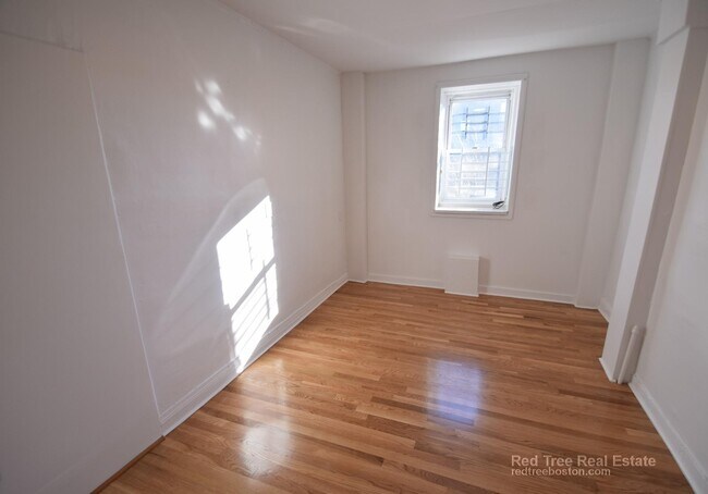 682 Parker St unit 1, Roxbury Crossing, MA 02120 - photo 6