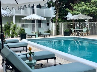 537 S Sequoia Dr, West Palm Beach, FL 33409