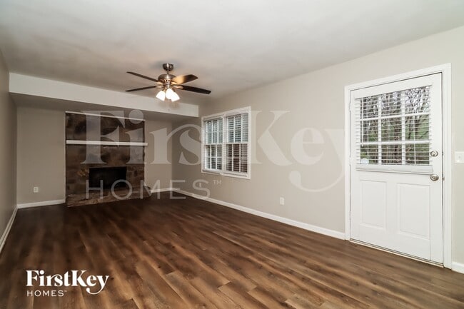 1570 Sprayberry Dr, Marietta, GA 30066 - photo 2