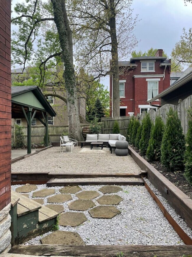 351 Thrall St unit ID1234535P, Cincinnati, OH 45220 - photo 7