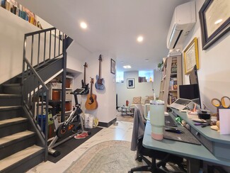 231 Jackson St Unit 2, Brooklyn, NY 11211