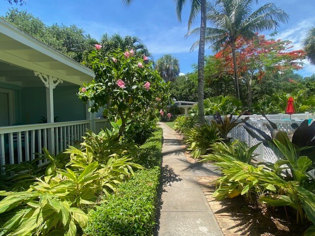 720 Lantana Ln unit Palm Villas, Vero Beach, FL 32963 - photo 4