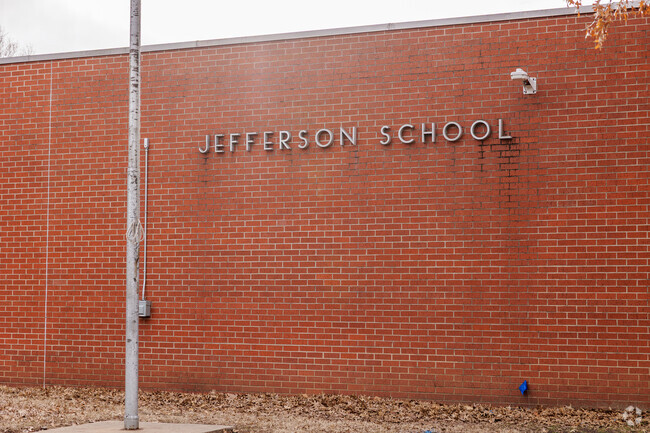Students at Jefferson Elementary attend grades Kindergarten through 5th.
