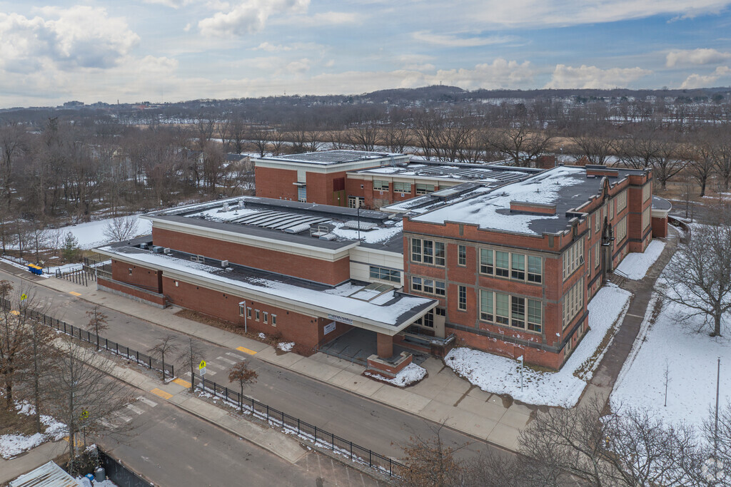 Find the Banard School at 170 Derby Ave, New Haven, CT 06511.