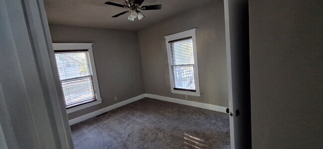 216 NE Douglas St unit 1, Lees Summit, MO 64063 - photo 4