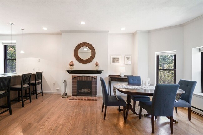 239 W Newton St unit 4, Boston, MA 02116 - photo 5