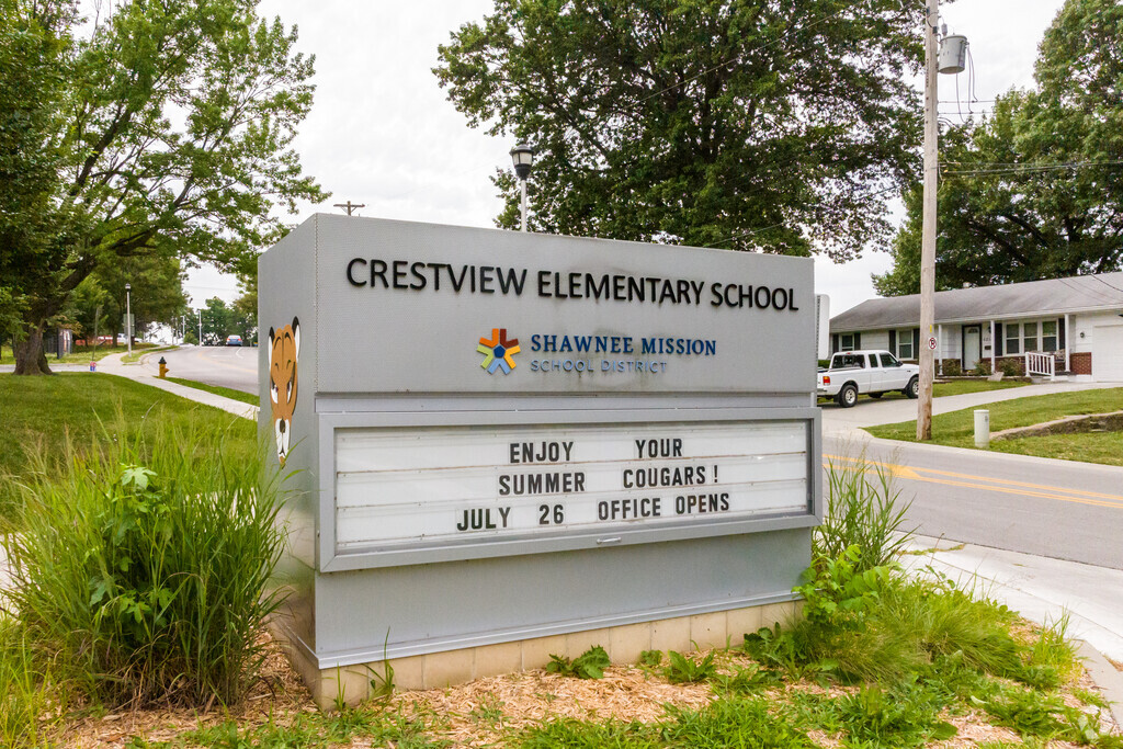 Crestview Elementary is located at 6101 Craig St, Shawnee Mission, KS.