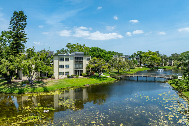Lakeview of Largo condominiums has a pool and well kept grounds in Largo Meadows Park.