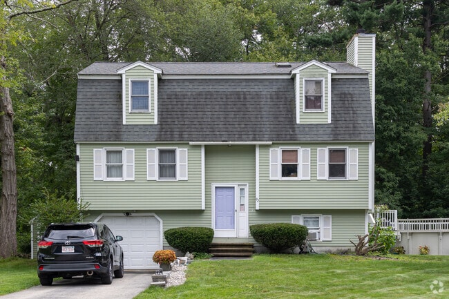 A home with a gambrel roof typical of Mount Washington in Haverhill.