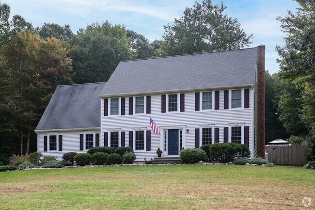 Colonial style architecture is the predominant aesthetic in Haddam.