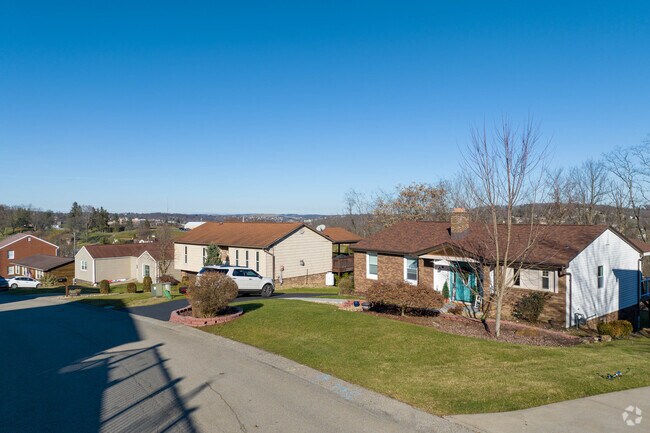 A variety of home styles line the streets of Outlying North Franklin Township.