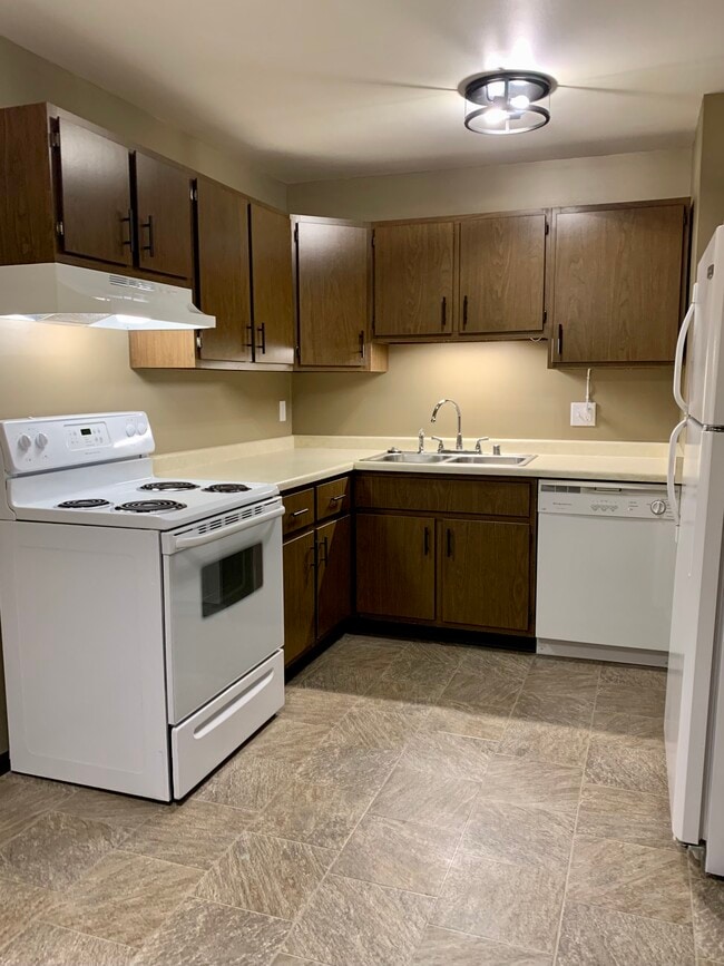 1614 E Harding Dr, Appleton, WI 54915