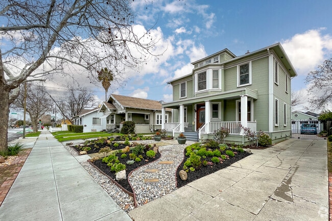 Classic homes with large driveways are common in the Northside neighborhood.