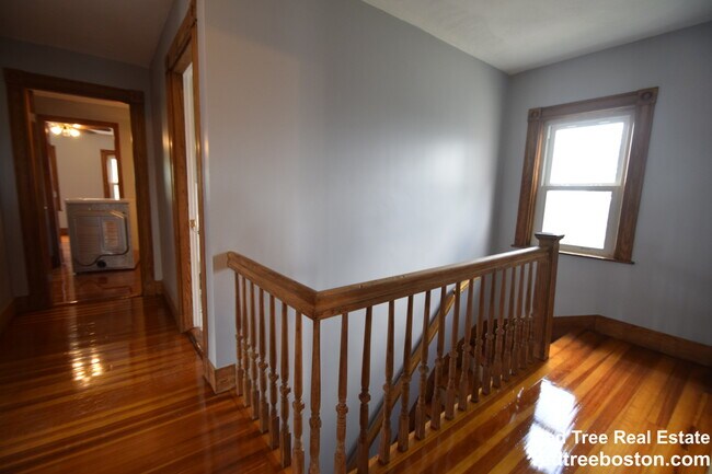121 Lowell St unit 2, Somerville, MA 02143 - photo 6