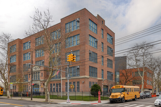 PS 50 Talfourd Lawn Elementary has 792 students in grades PK, K-5.