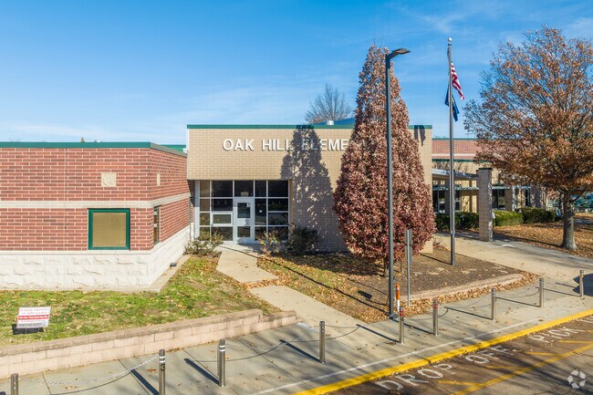 Oak Hill Elementary School is located in Overland Park, Kansas.