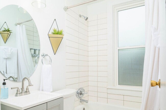 405 Michigan St unit ID1061622P, Oshkosh, WI 54902 - photo 7