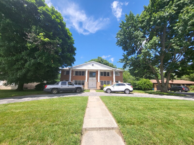 4558 W Sylvania Ave unit 3, Toledo, OH 43623 - photo 1