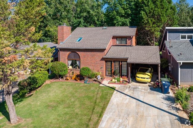 An emerging area, most homes in Shelton Park were built in the 1980s and 1990s.