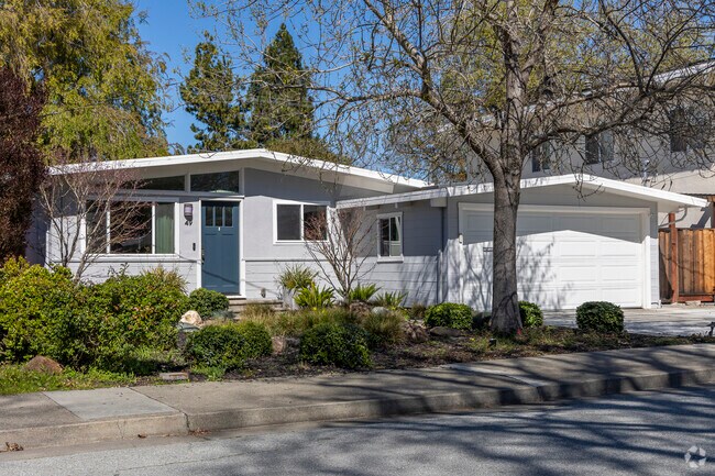 Flood Park boasts a few beautiful single story mid-century modern homes.