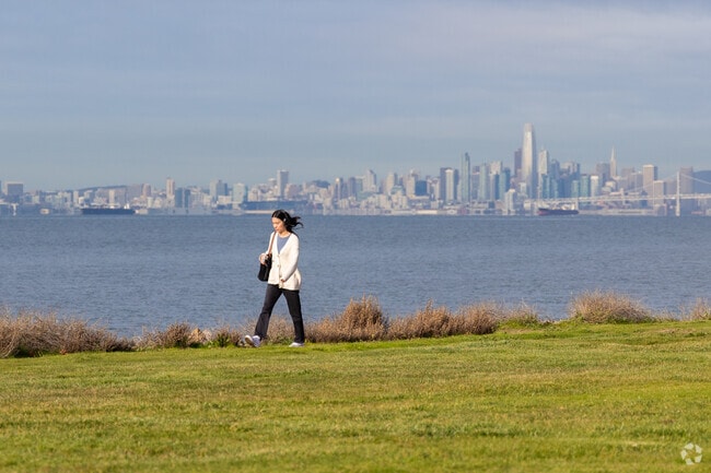 Shoreline Park on Harbor Bay in Alameda offers amazing views of the bay and San Francisco.