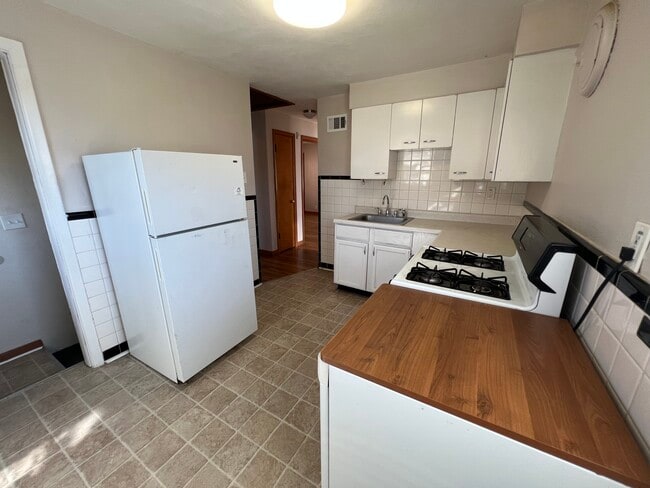 1509 Collins Ave, Saint Louis, MO 63117 - photo 2