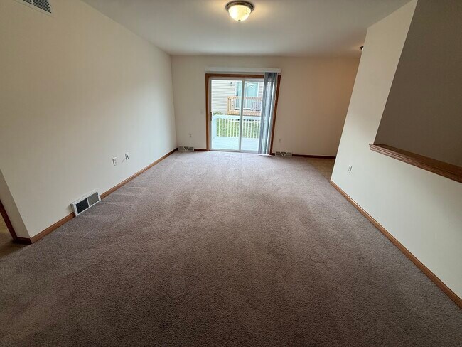 1205 Temple Dr, Mount Horeb, WI 53572 - photo 6