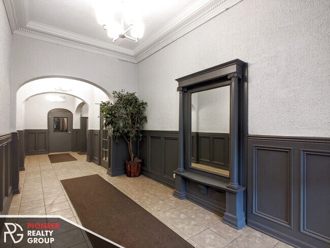 705 W Belmont Ave unit 711-508, Chicago, IL 60657 - photo 2